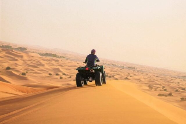 Quad dans les dunes